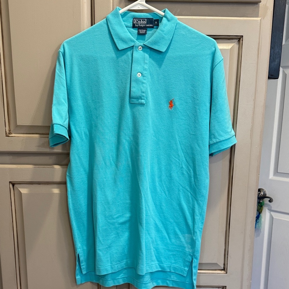 Great aqua blue men’s polo!